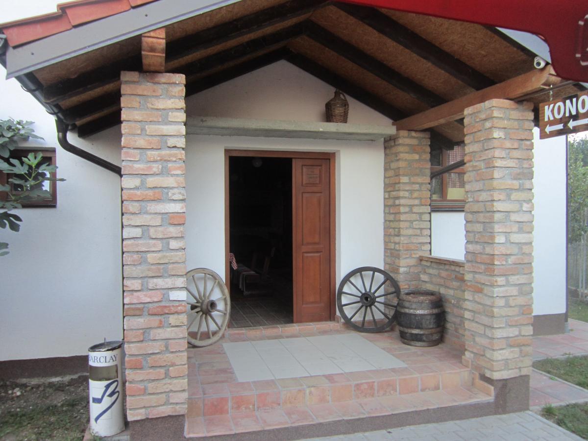 Pansion Laktasi Hostel Exterior photo